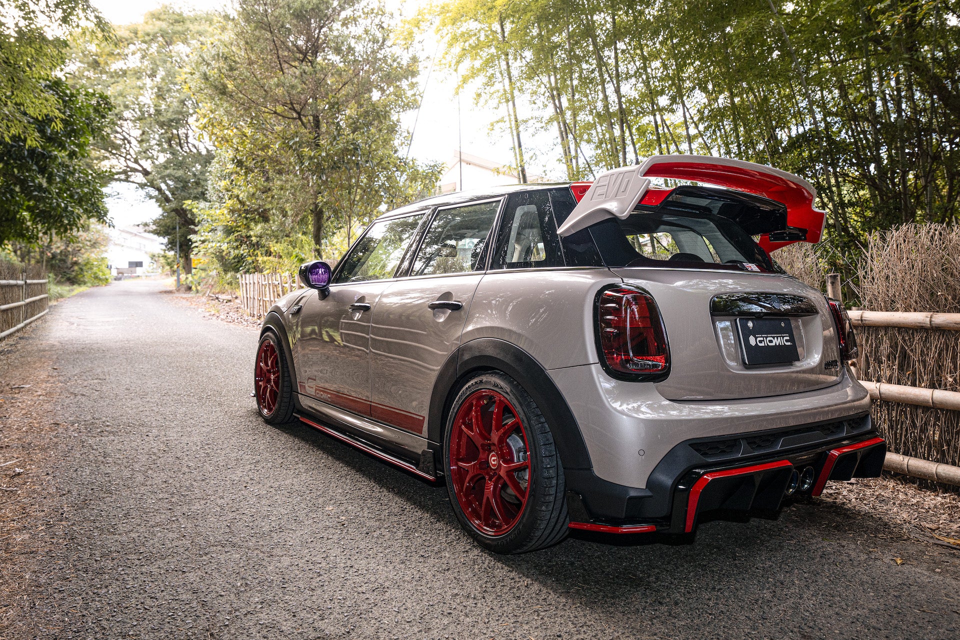 EVO・スタイル・ウイング・キット for F55